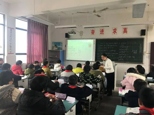 转变教学理念，开展智慧课堂——记我集团郎艳乡村名师工作坊前往梓桐中学开展互助活动实践教学平台